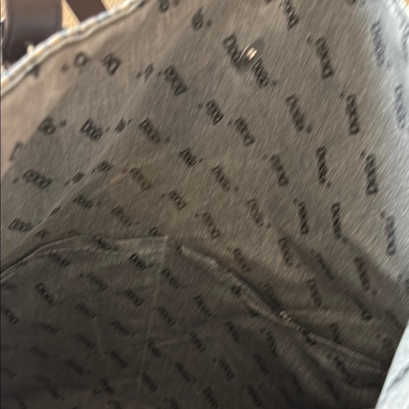 DoGo Home is where the anchor drops baga - Picture 5 of 6